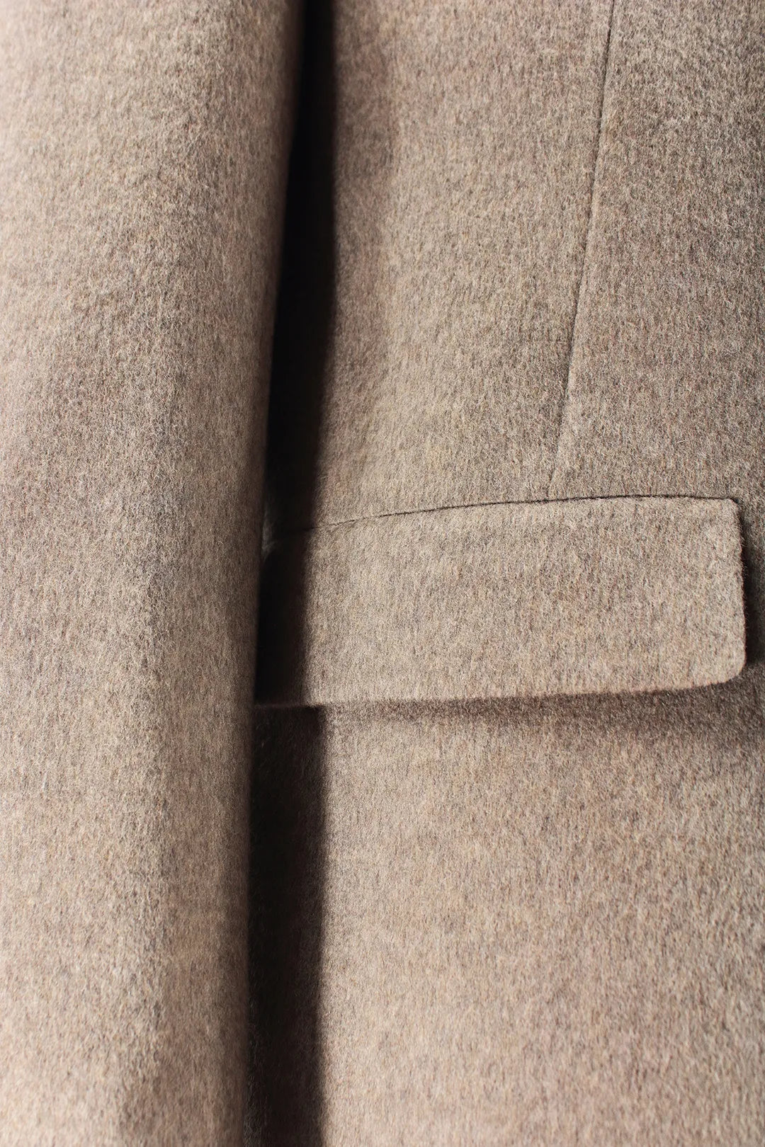 Cappotto sciallato in lana e cashmere tortora tasca