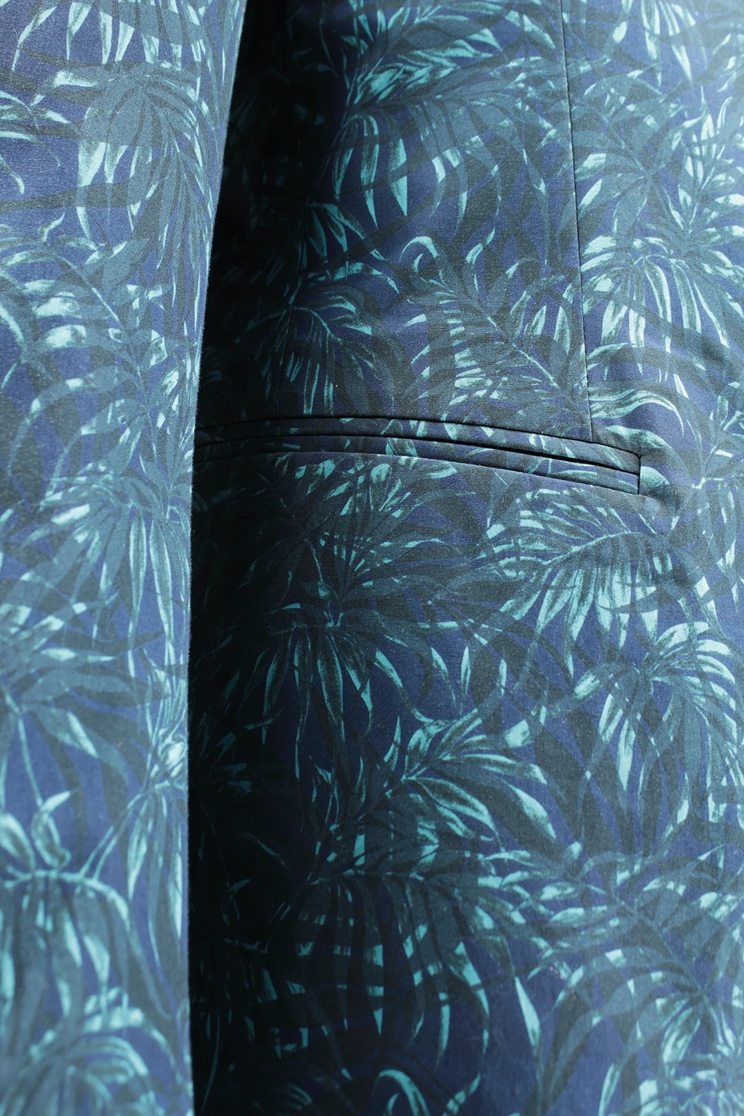 Giacca doppiopetto in cotone blu floreale tasca