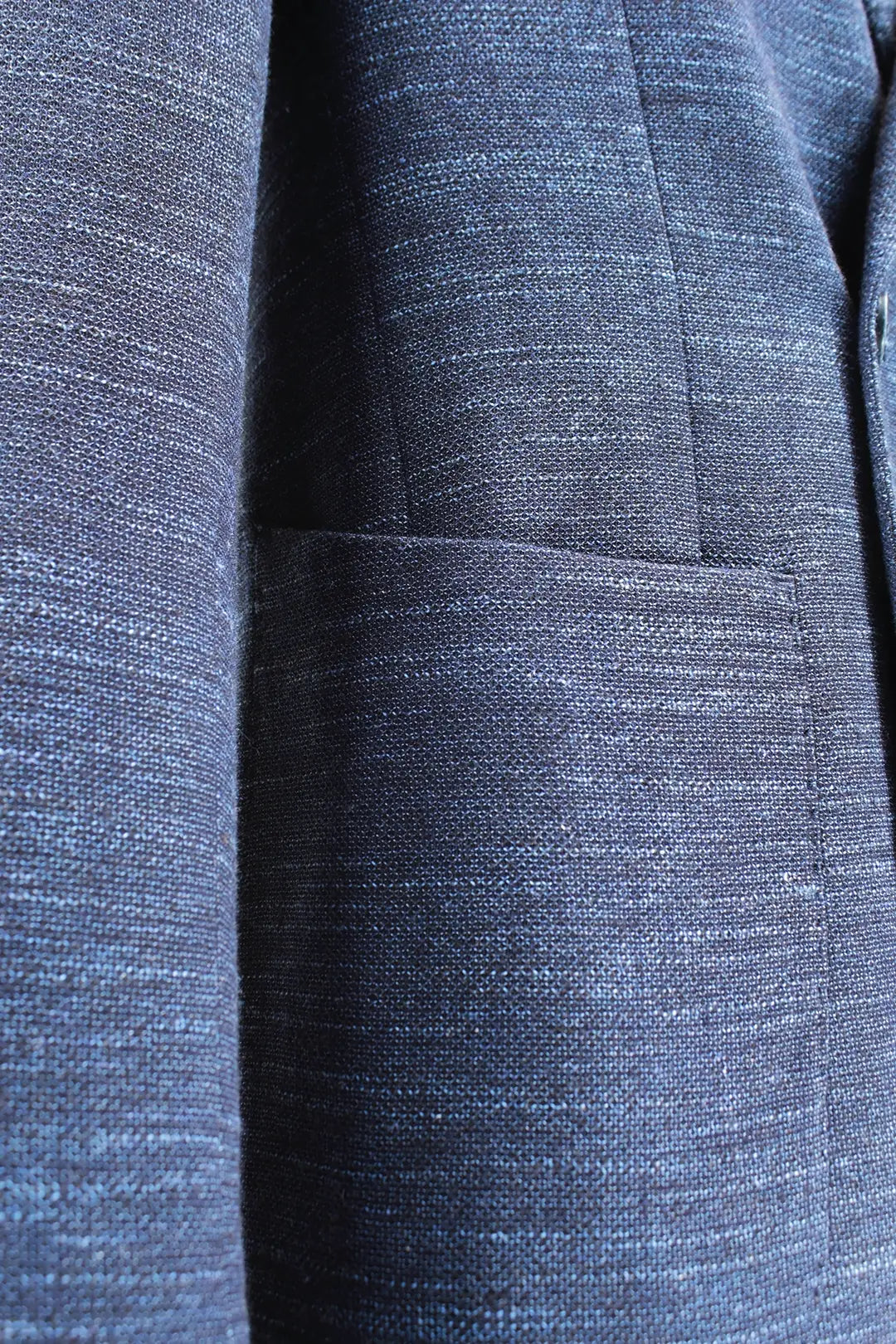 Giacca doppiopetto in fresco lana blu tasca