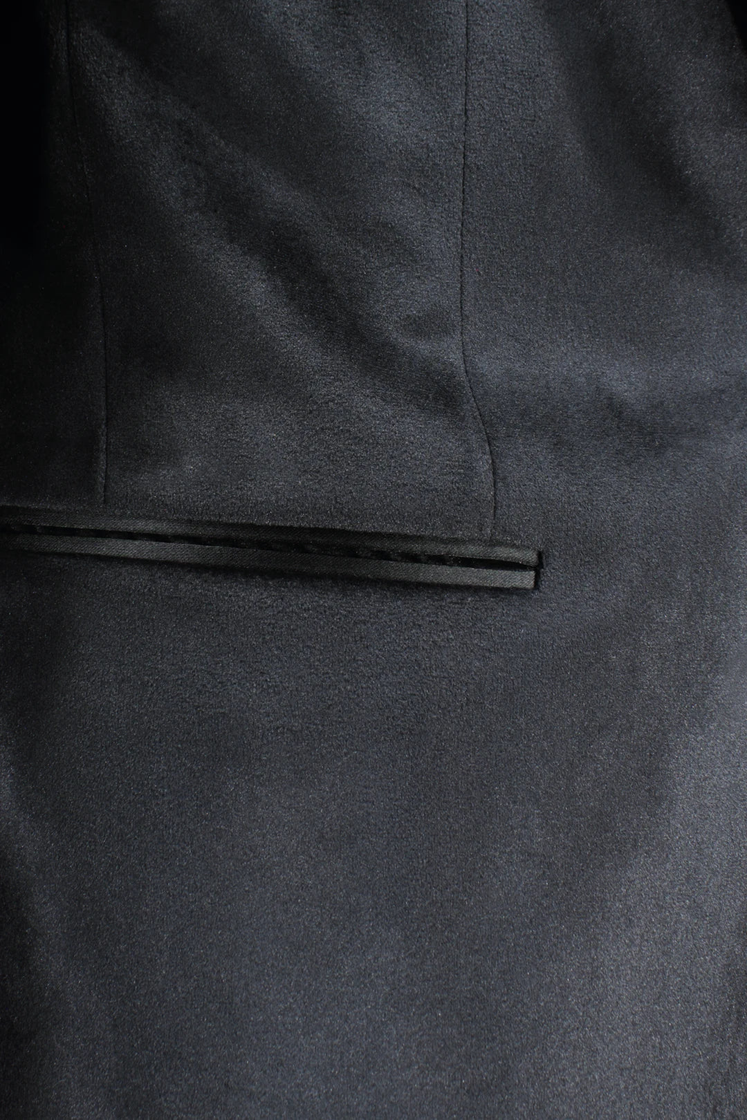 Giacca smoking in velluto liscio nero tasca