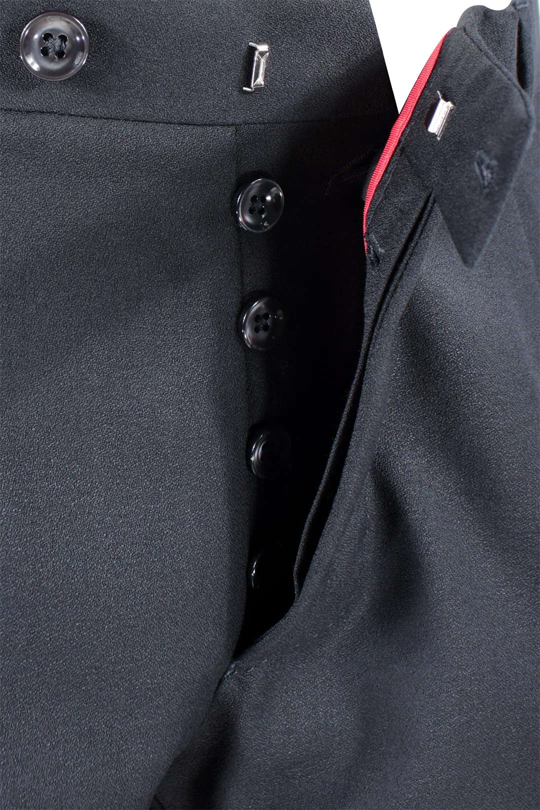Pantalone con una pince in crêpe di lana nera bottoniera