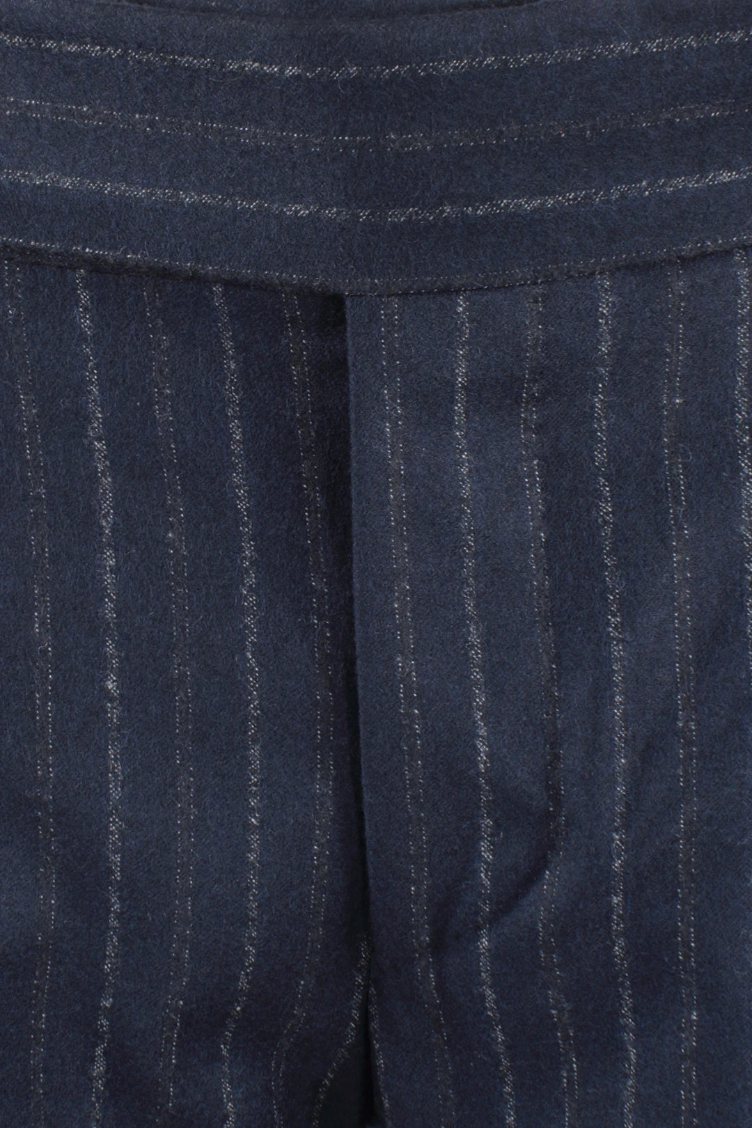 Pantalone con due pince e fibbie laterali in lana blu gessata patta