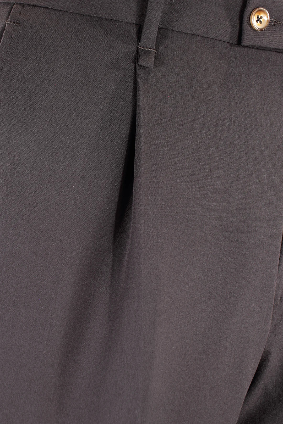Pantalone loose fit con pince in jersey marrone pince