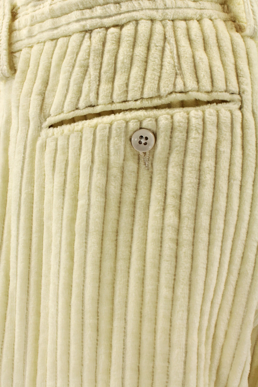 Pantalone con pince e coulisse in velluto panna taschino