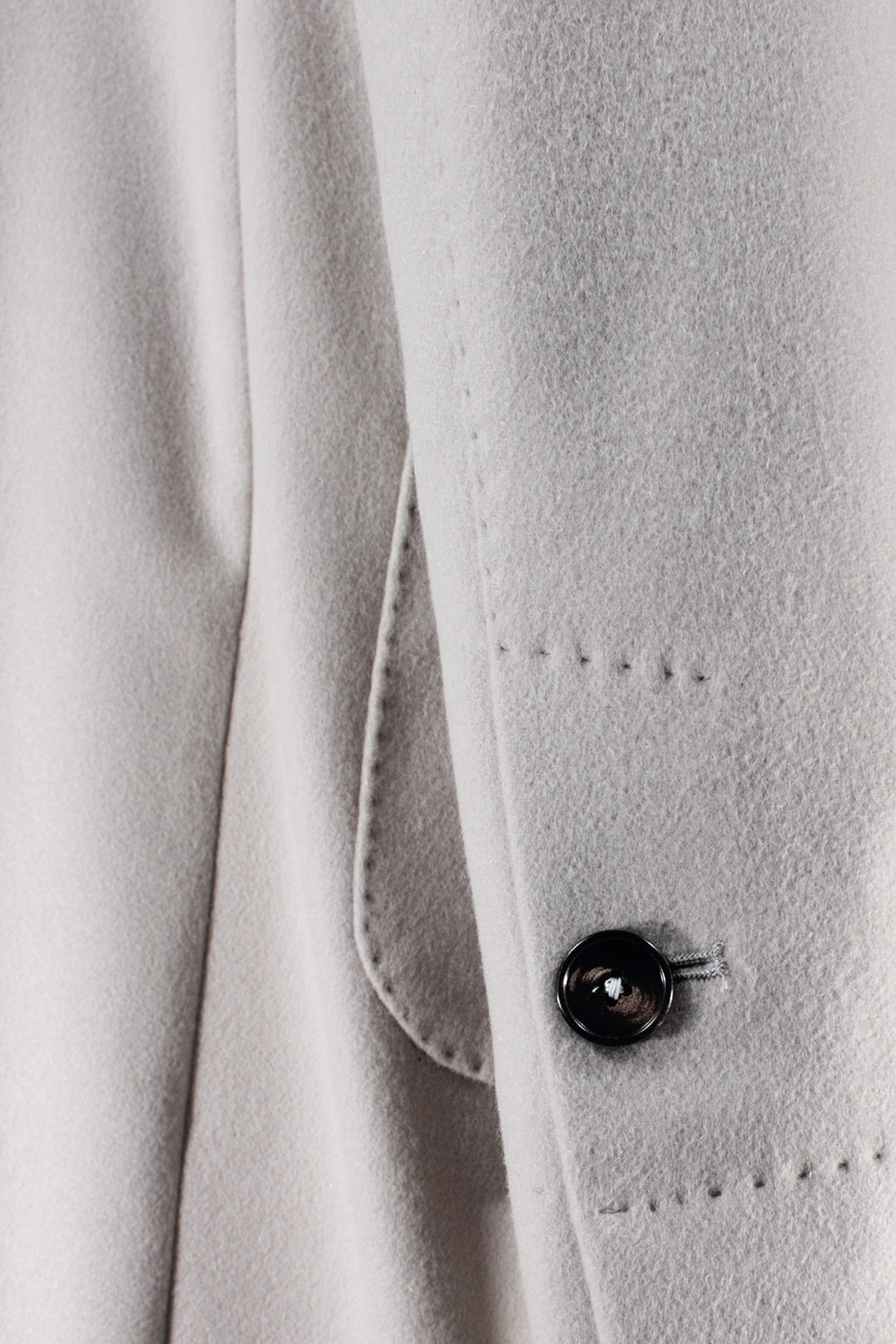 Cappotto in lana grigio perla manica