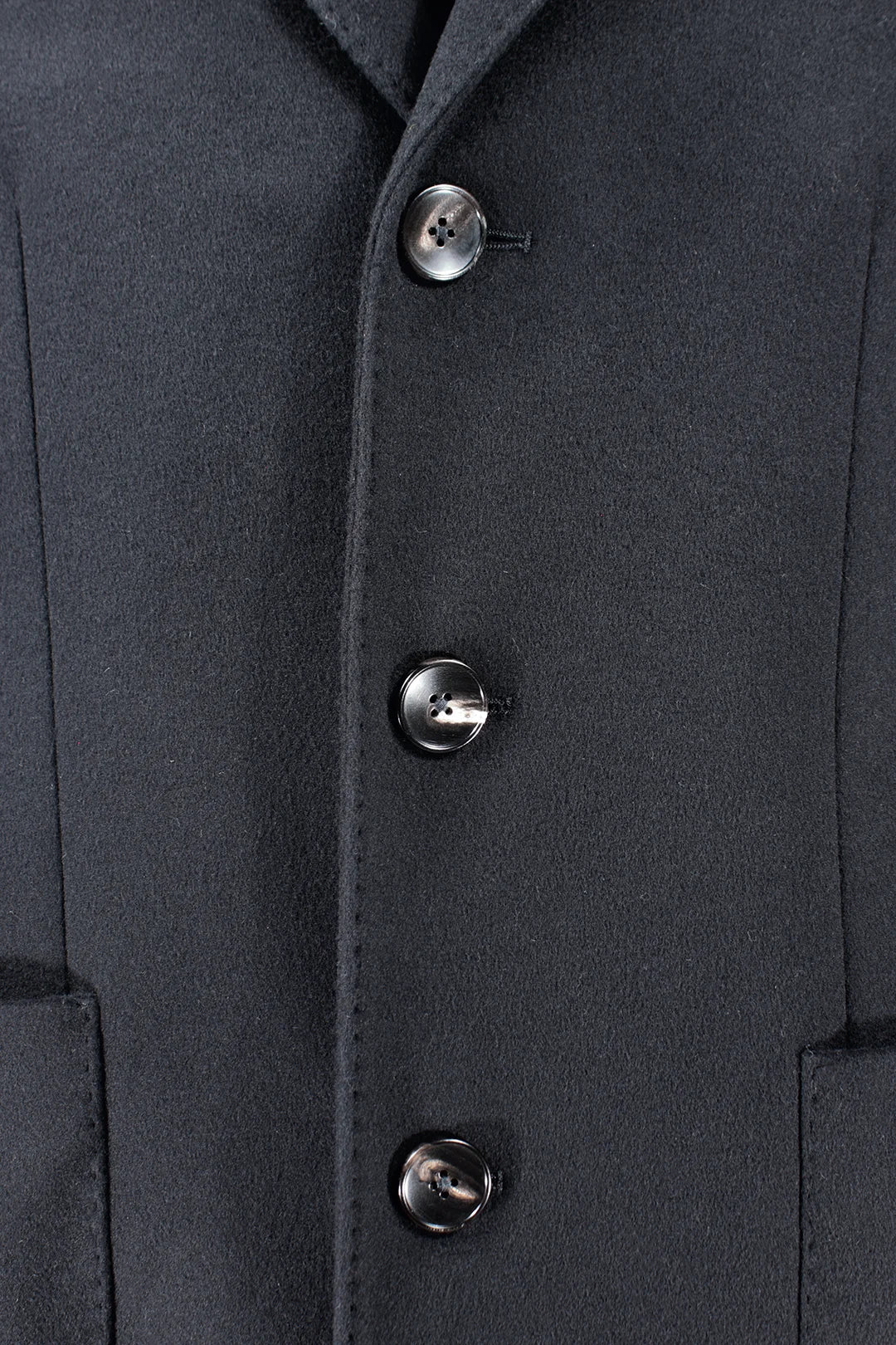 Cappotto in lana nera bottoni