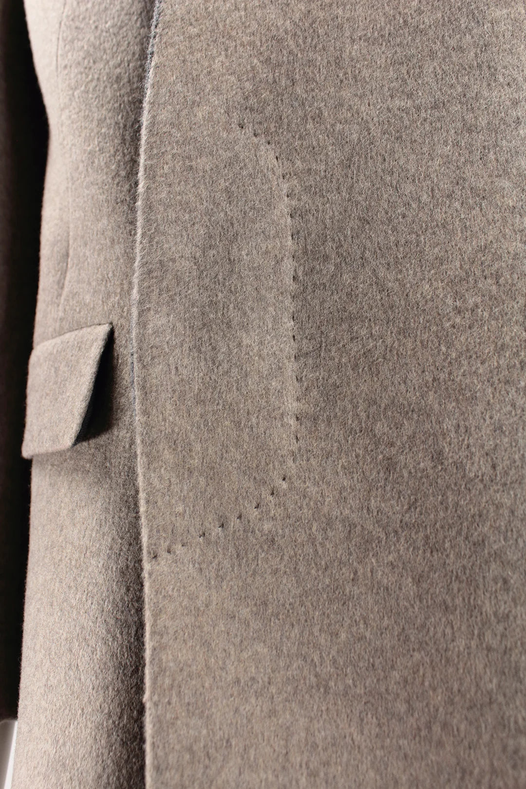Cappotto sciallato in lana e cashmere tortora ricamo