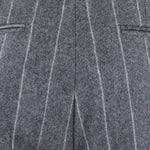 Pantalone con pince in flanella grigia gessata tessuto