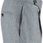 Pantalone con pince in flanella grigio chiaro lato