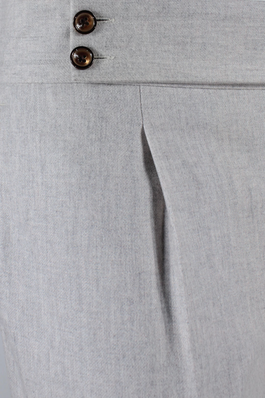 Pantalone con pince in flanella grigio perla pince