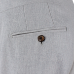 Pantalone con pince in flanella grigio perla taschino