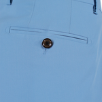Pantalone con una pince celeste tasca