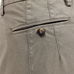 Pantalone in cotone tinto capo grigio tortora tasca