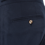 Pantalone con due pince e fibbie laterali in lana blu taschino