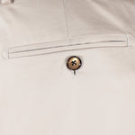 Pantalone in cotone sabbia taschino