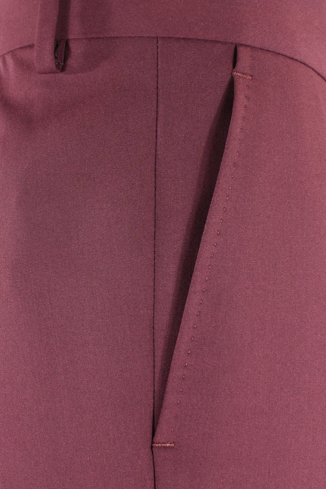 Pantalone loose fit con pince in jersey bordeaux tasca