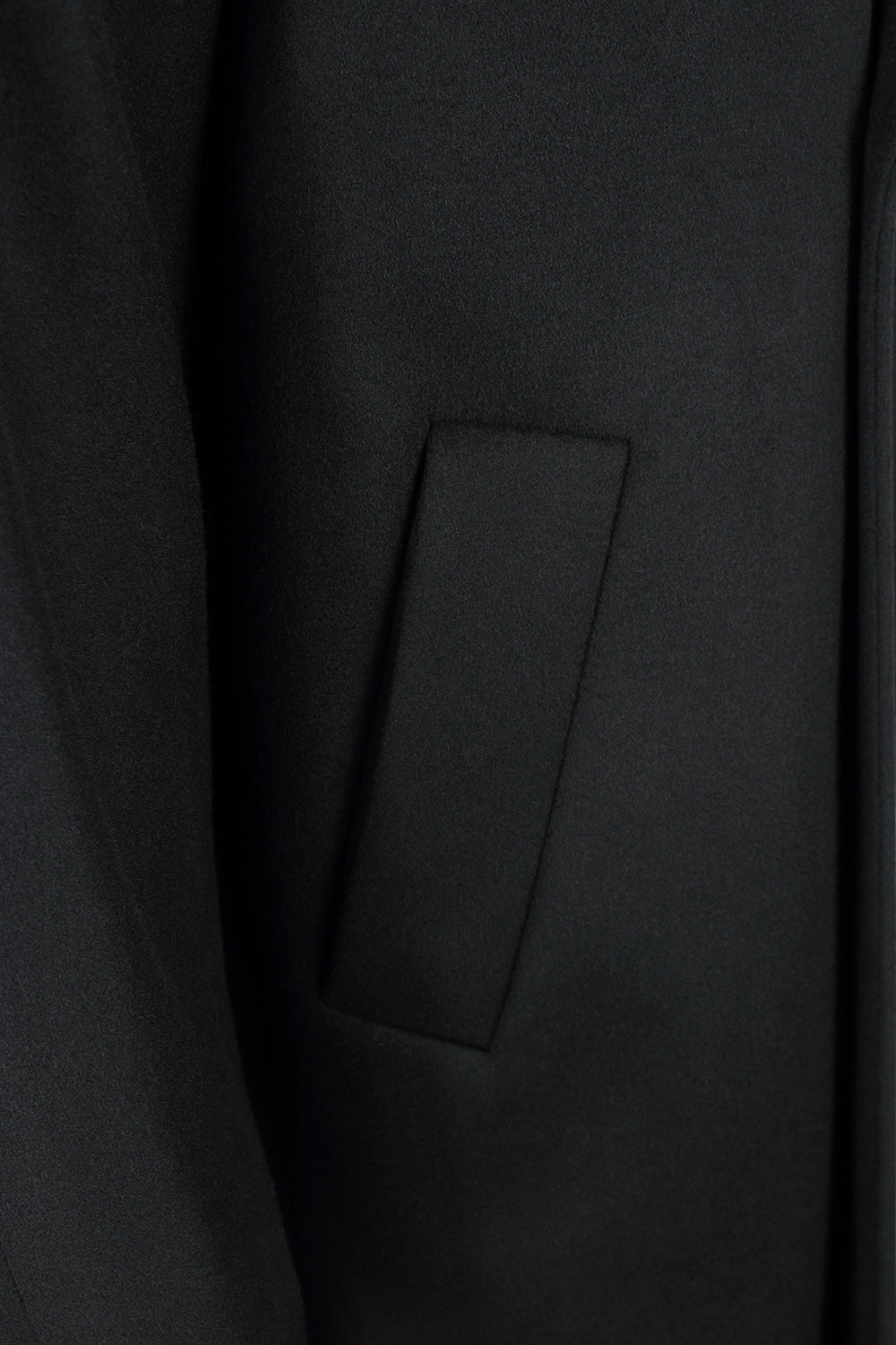Cappotto over doppiopetto cinta in lana nera tasca
