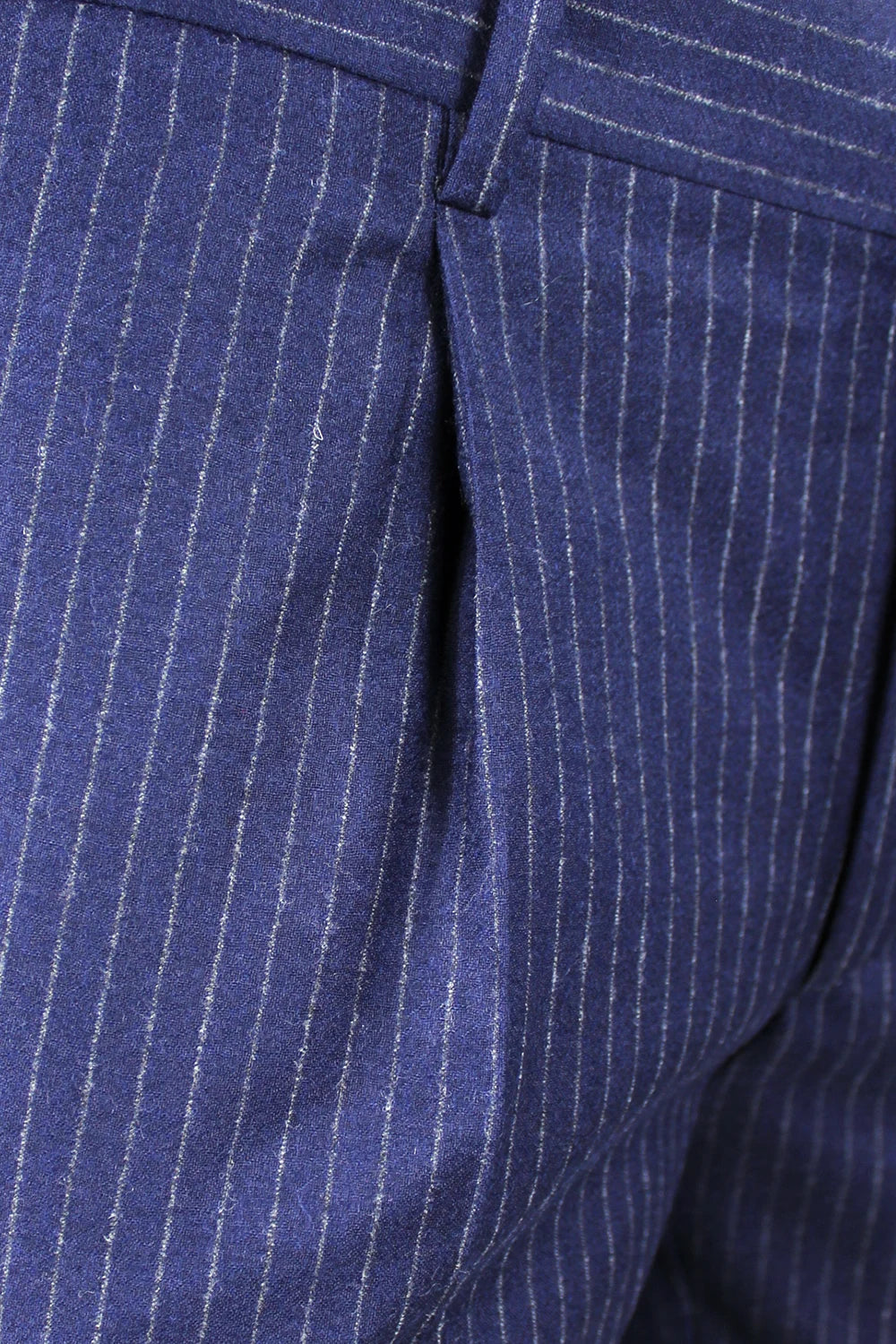 Pantalone con pince in lana blu gessata pince